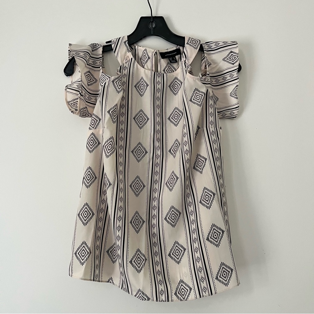 Atmosphere Black and Cream Patterned Top